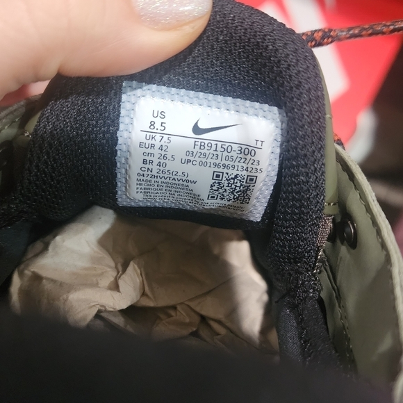 🆕️ NIKE Men's Air Max TW Casual Sneakers Olive - Picture 7 of 7